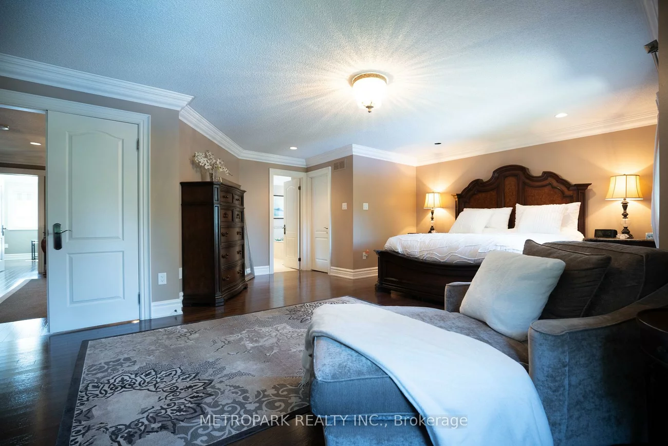 56, Bindertwine, Kleinburg, Vaughan