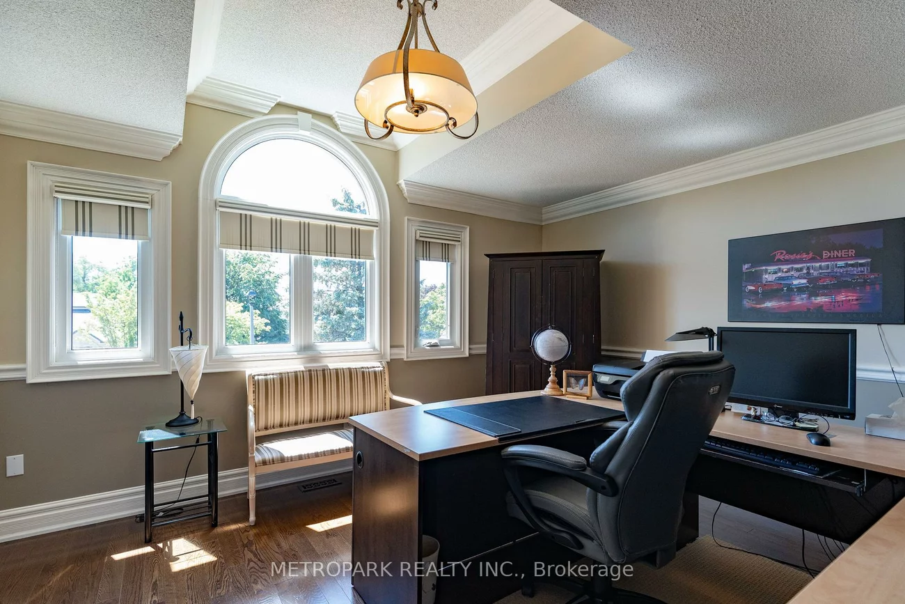 56, Bindertwine, Kleinburg, Vaughan