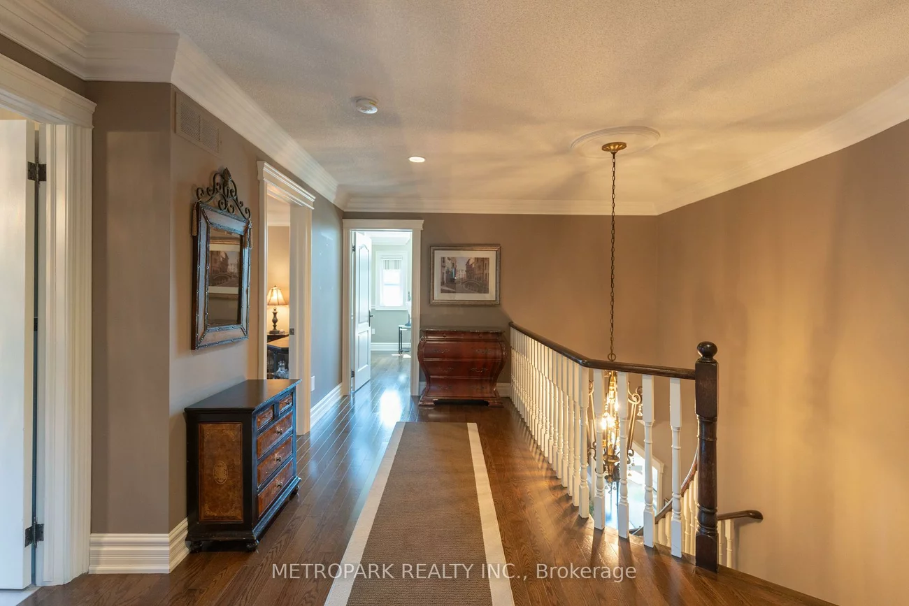 56, Bindertwine, Kleinburg, Vaughan