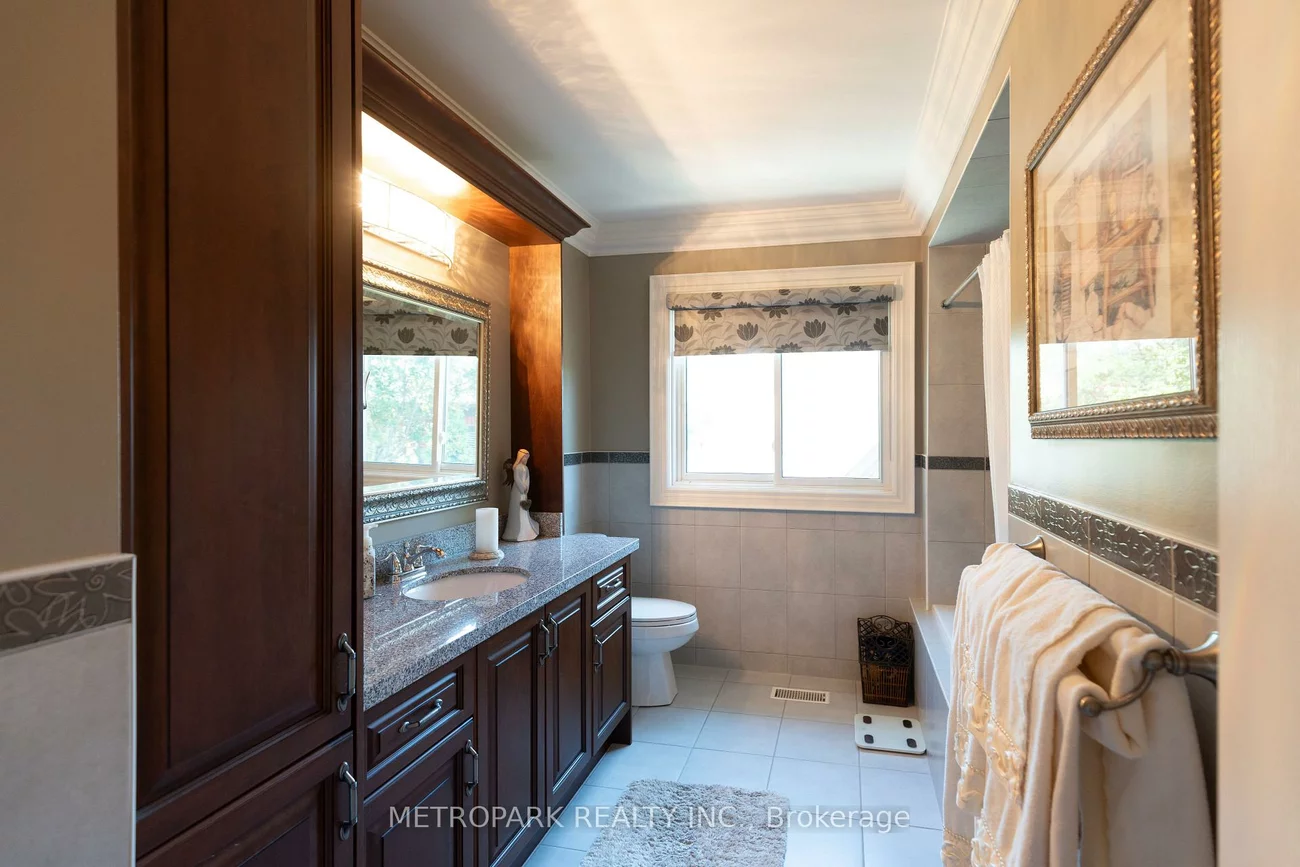 56, Bindertwine, Kleinburg, Vaughan