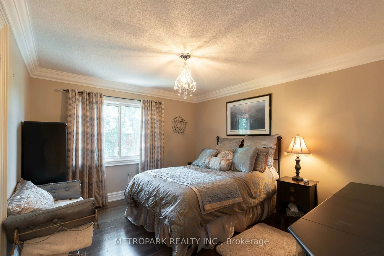 56, Bindertwine, Kleinburg, Vaughan