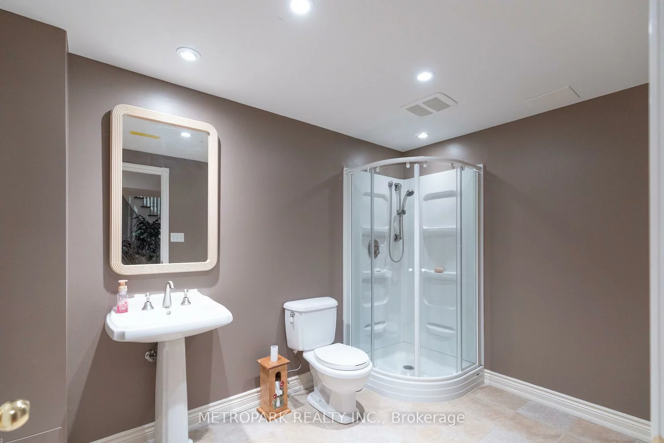 56, Bindertwine, Kleinburg, Vaughan