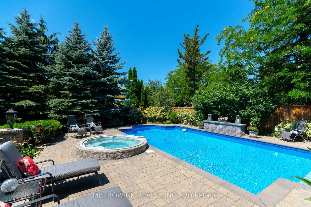 56, Bindertwine, Kleinburg, Vaughan