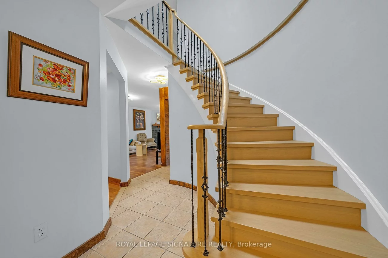 107, Roxborough, Uplands, Vaughan