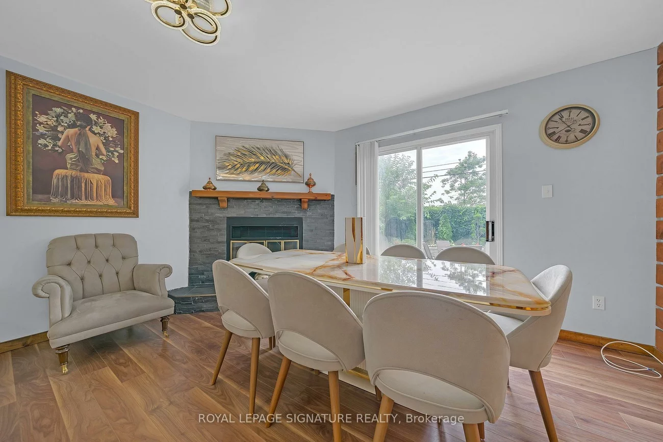 107, Roxborough, Uplands, Vaughan