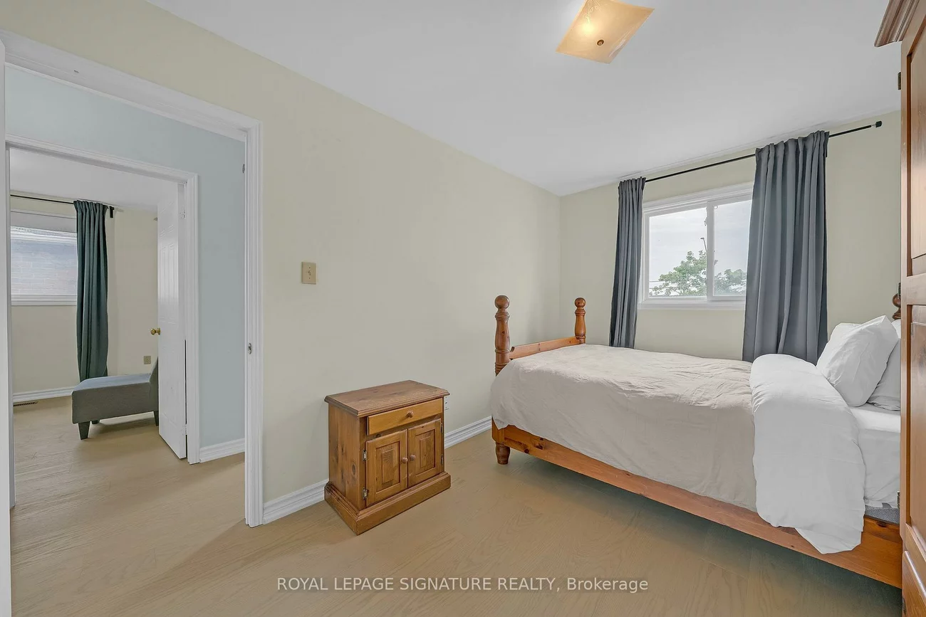 107, Roxborough, Uplands, Vaughan