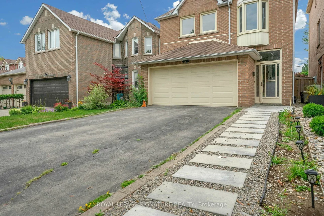 107, Roxborough, Uplands, Vaughan