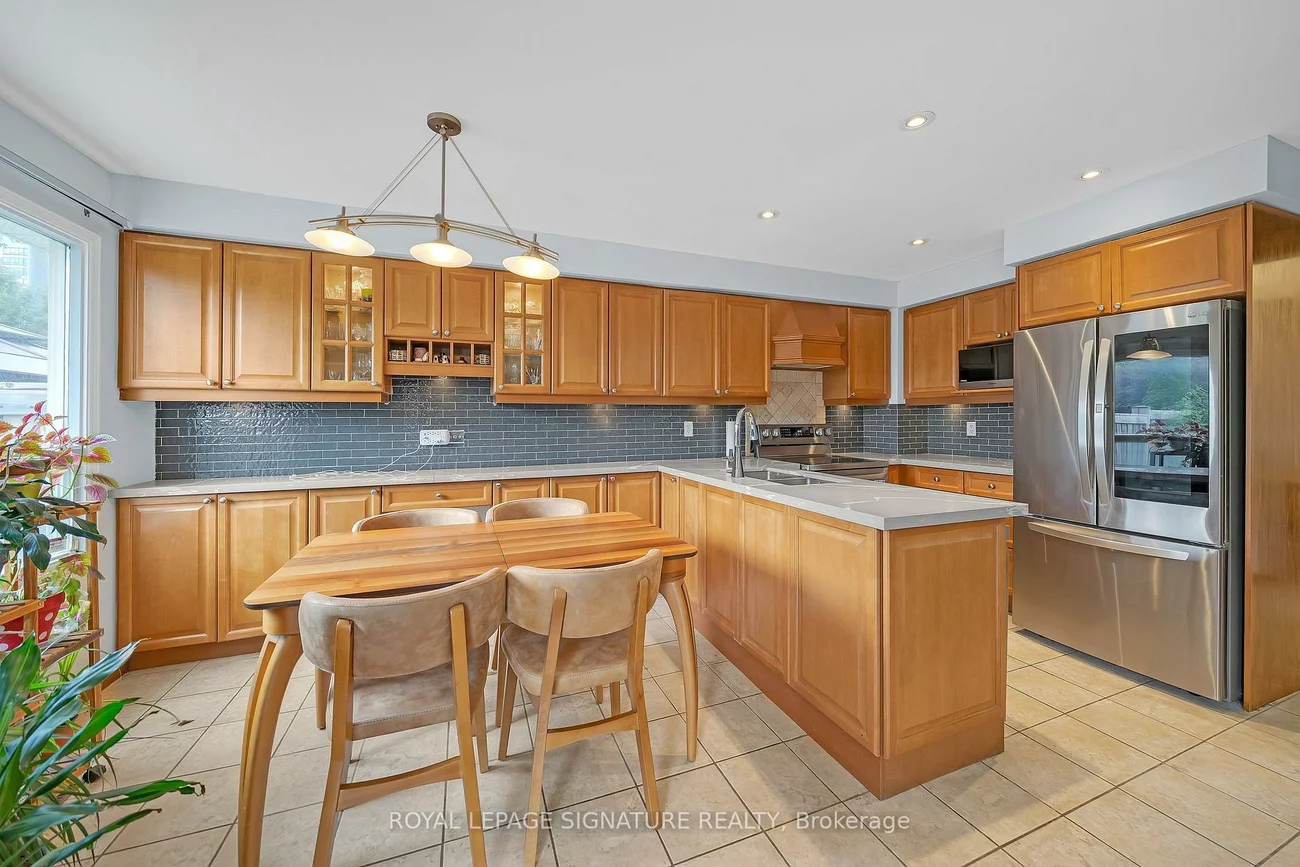 107, Roxborough, Uplands, Vaughan