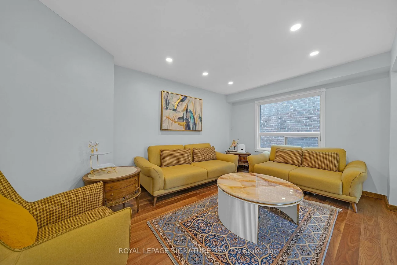 107, Roxborough, Uplands, Vaughan