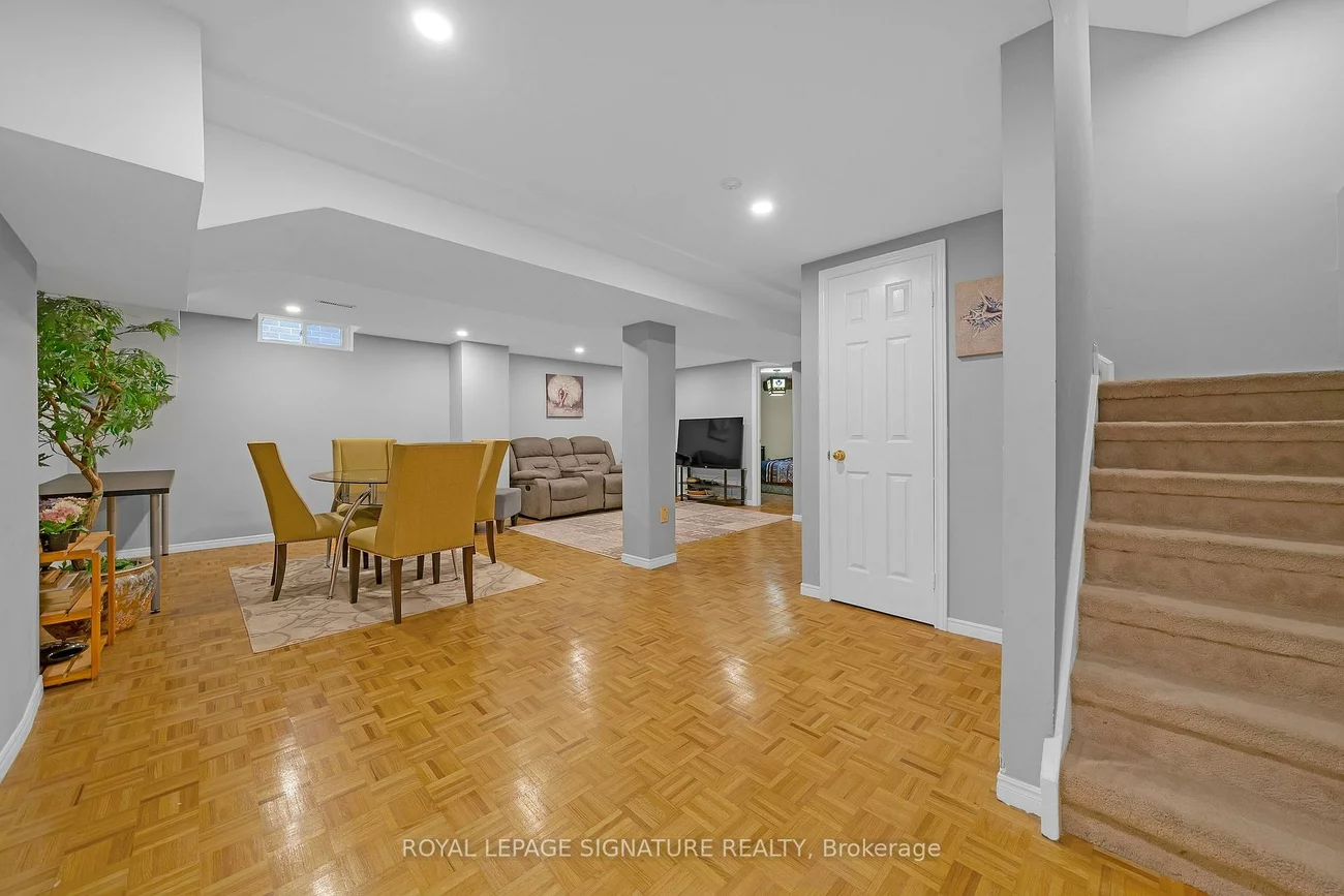 107, Roxborough, Uplands, Vaughan