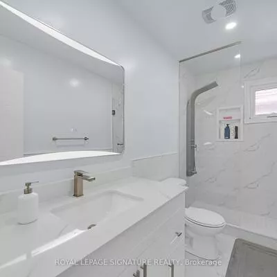 107, Roxborough, Uplands, Vaughan