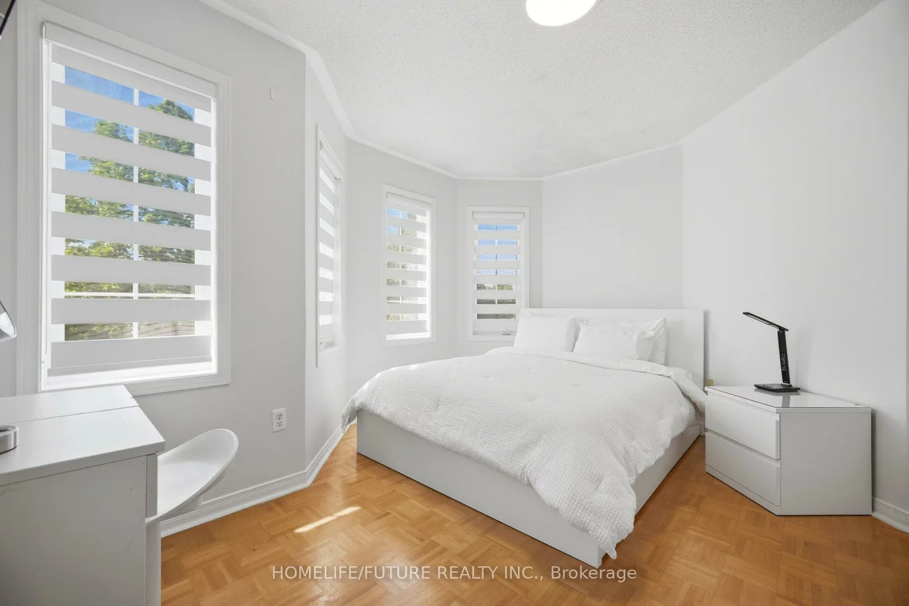 32, Laurelhurst, Vellore Village, Vaughan