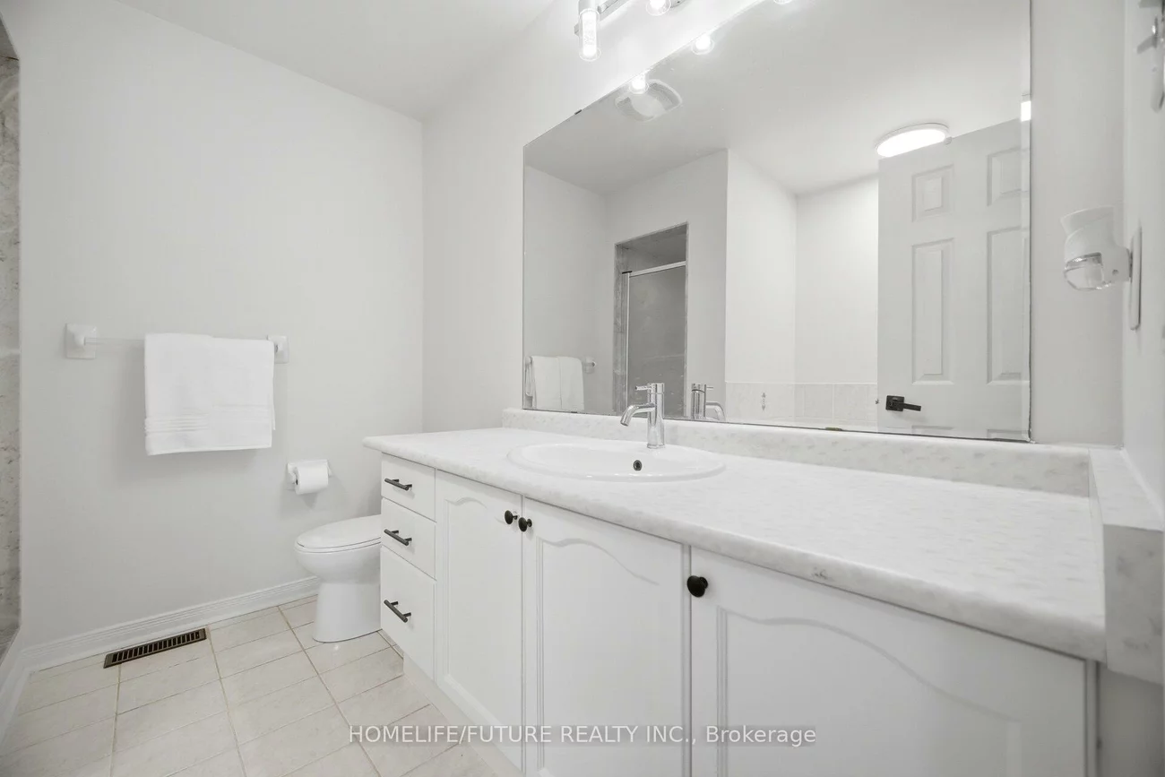 32, Laurelhurst, Vellore Village, Vaughan