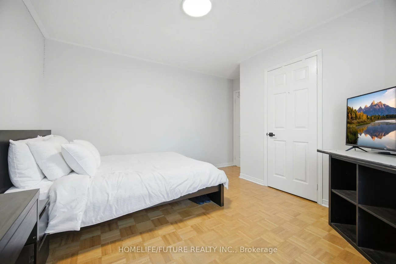 32, Laurelhurst, Vellore Village, Vaughan