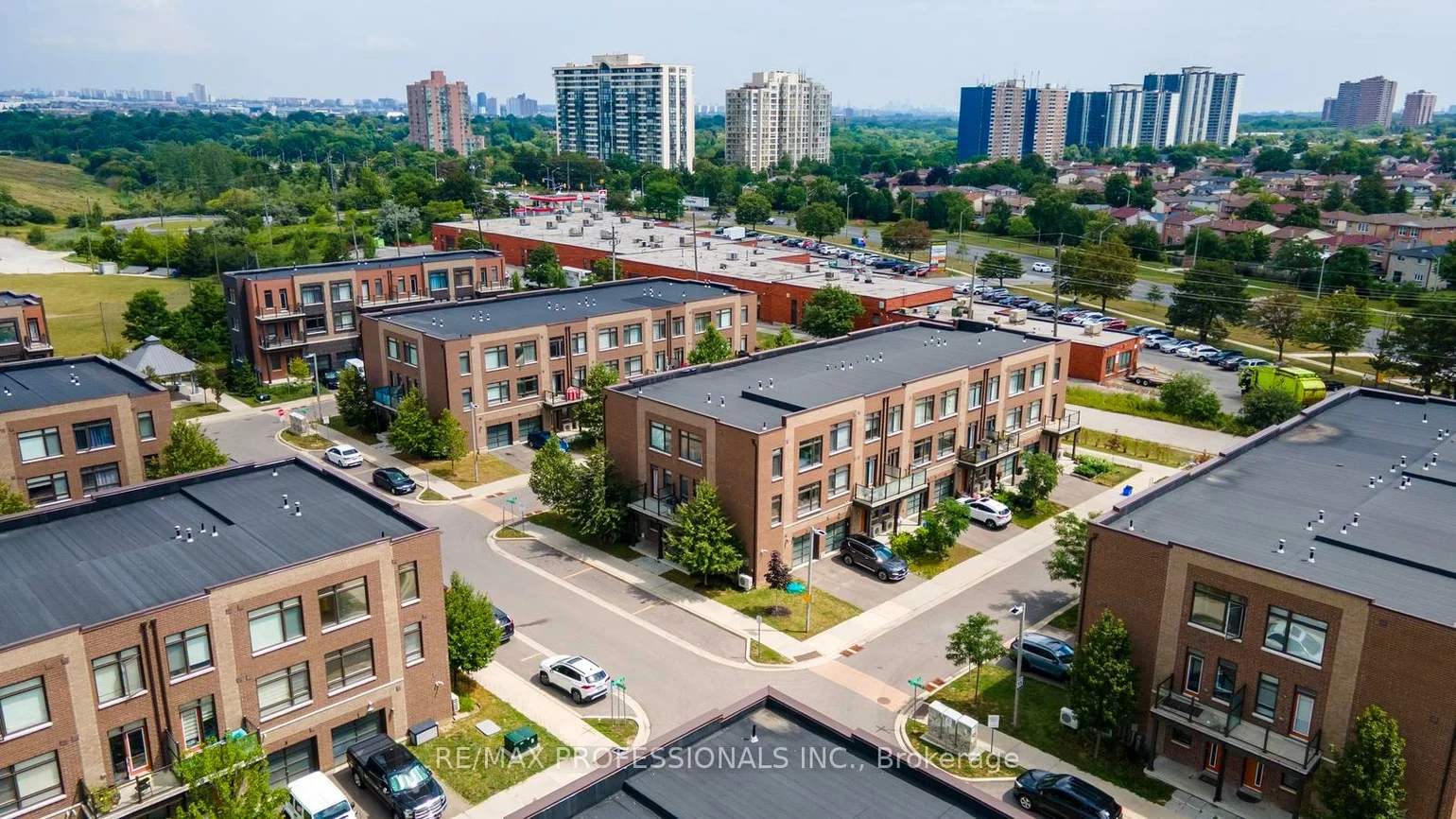 1, Lochlin, Vaughan Grove, Vaughan