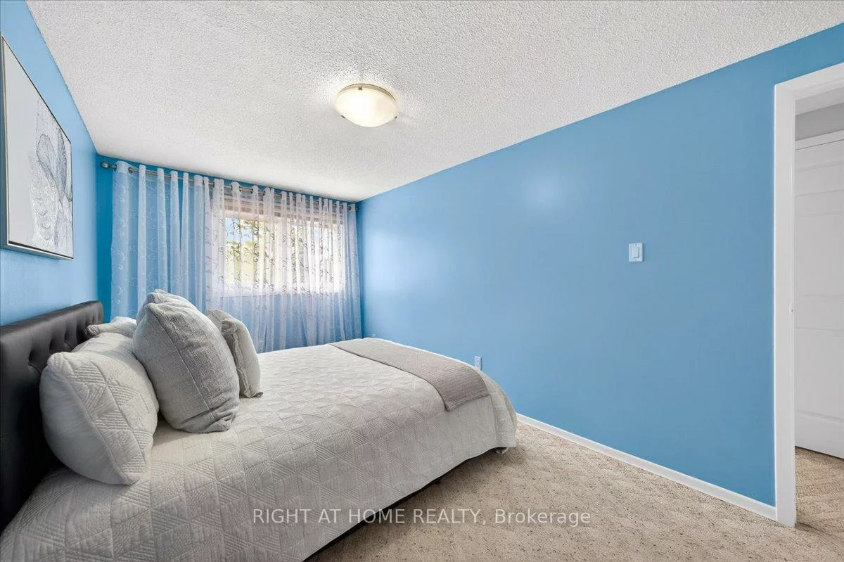 72, Rejane, Crestwood-Springfarm-Yorkhill, Vaughan