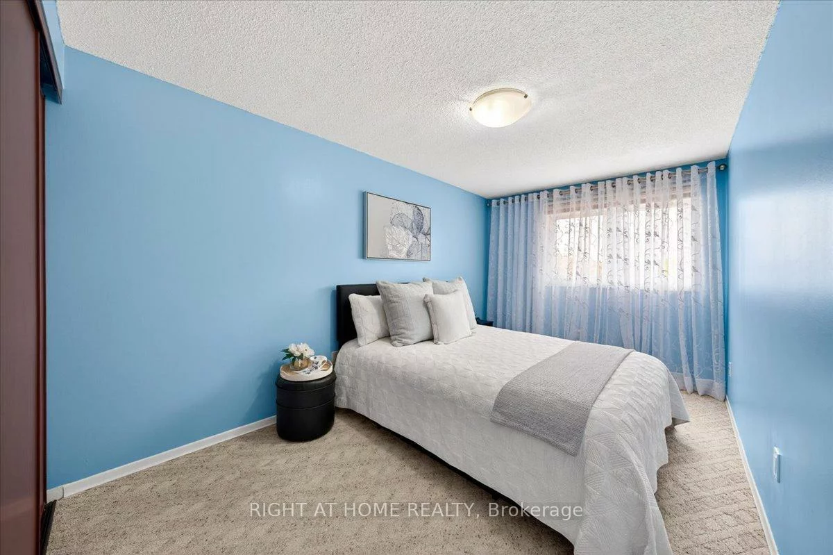 72, Rejane, Crestwood-Springfarm-Yorkhill, Vaughan