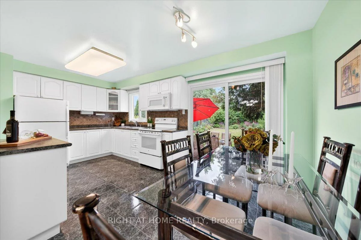 72, Rejane, Crestwood-Springfarm-Yorkhill, Vaughan