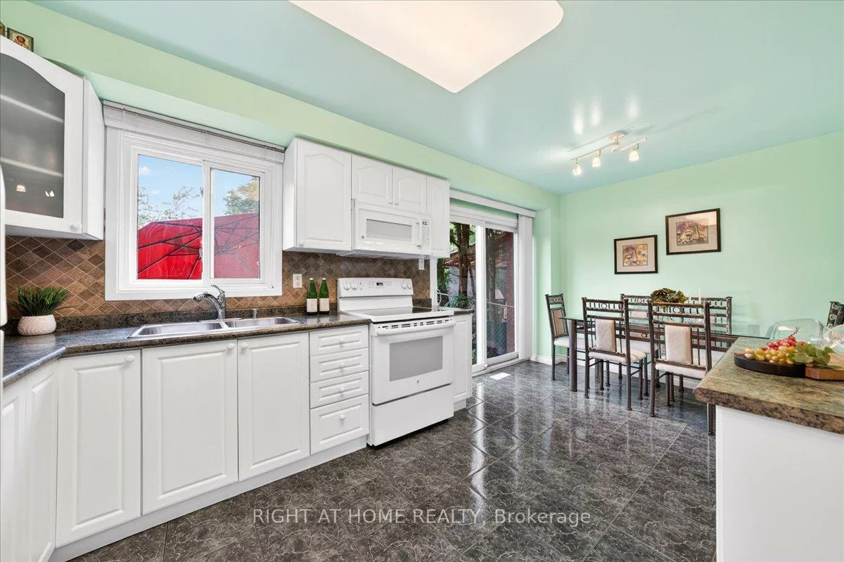 72, Rejane, Crestwood-Springfarm-Yorkhill, Vaughan
