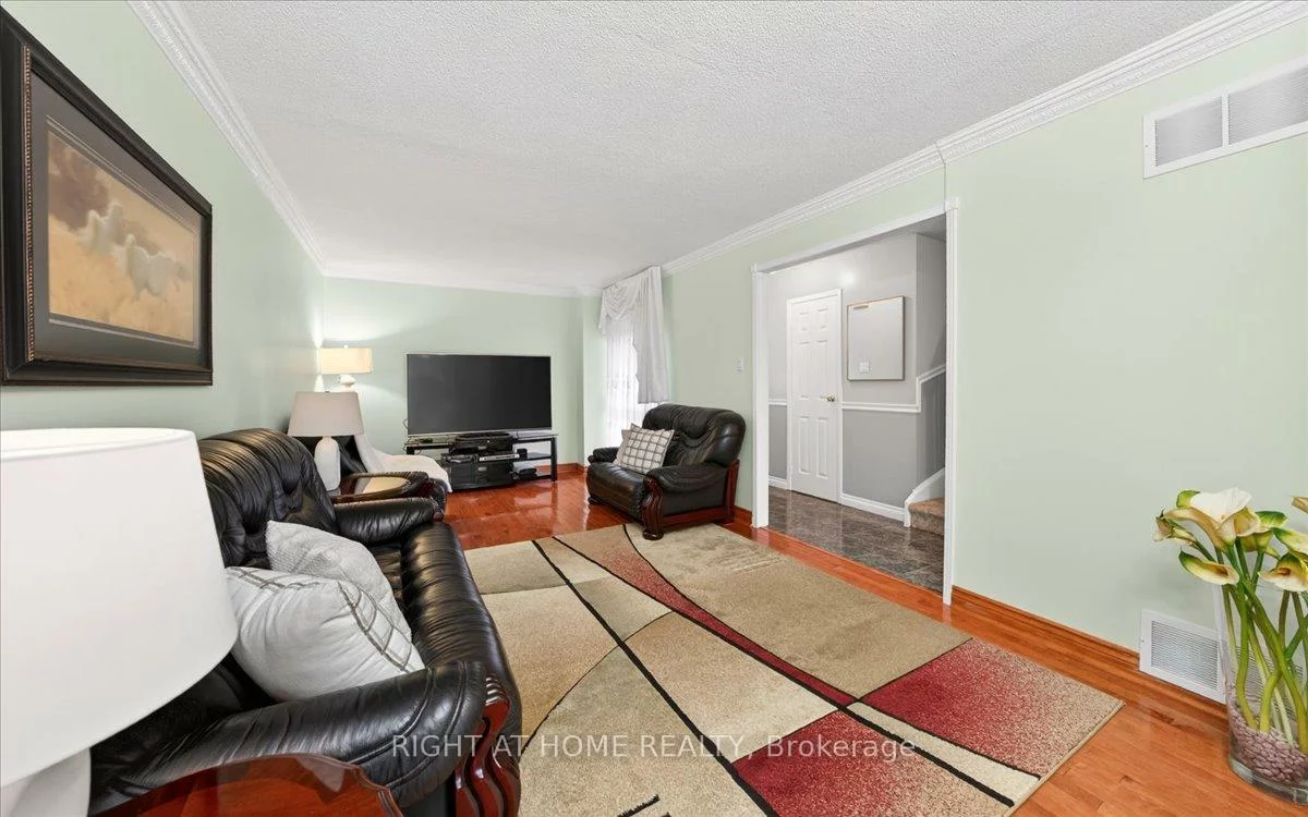 72, Rejane, Crestwood-Springfarm-Yorkhill, Vaughan