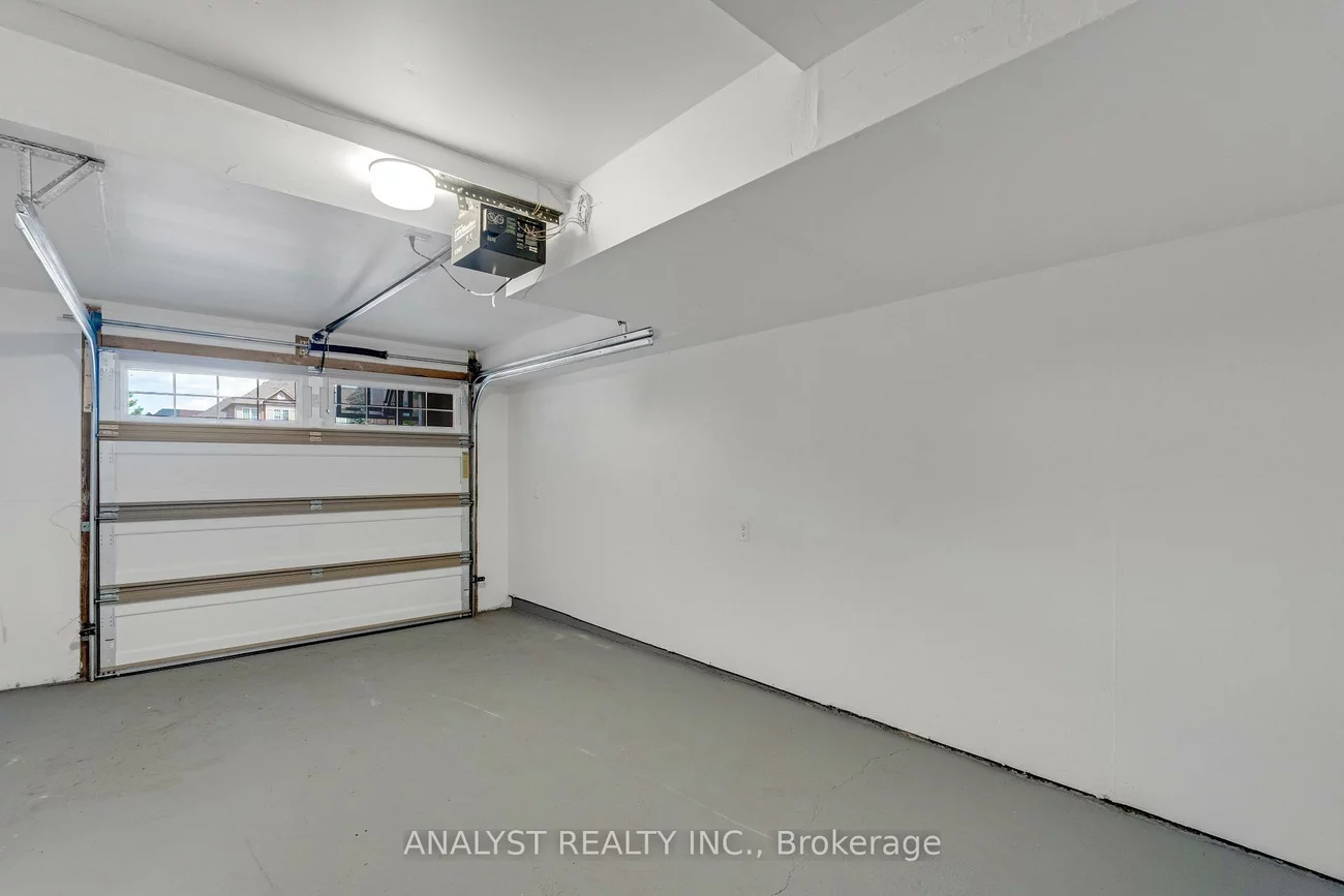 34, George Bogg, East Woodbridge, Vaughan