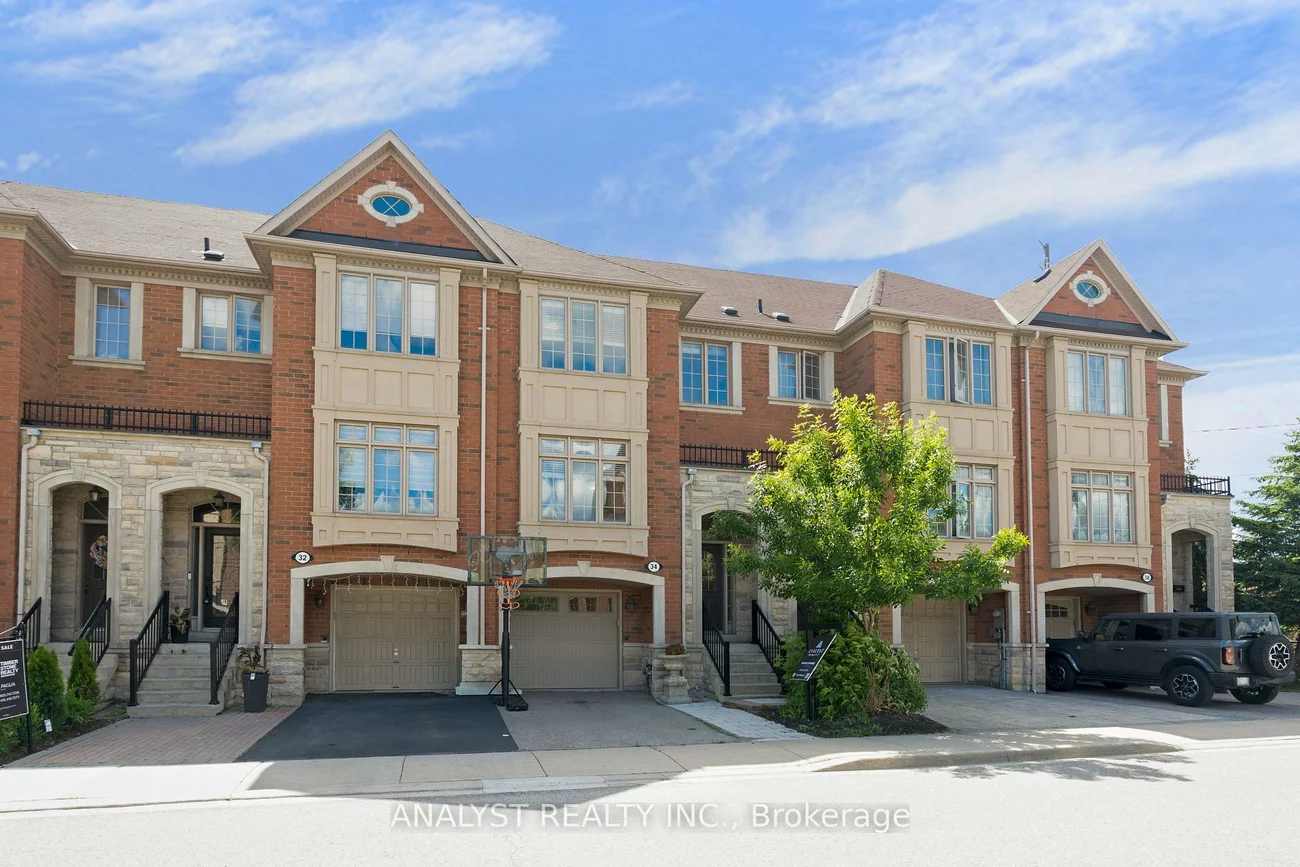 34, George Bogg, East Woodbridge, Vaughan