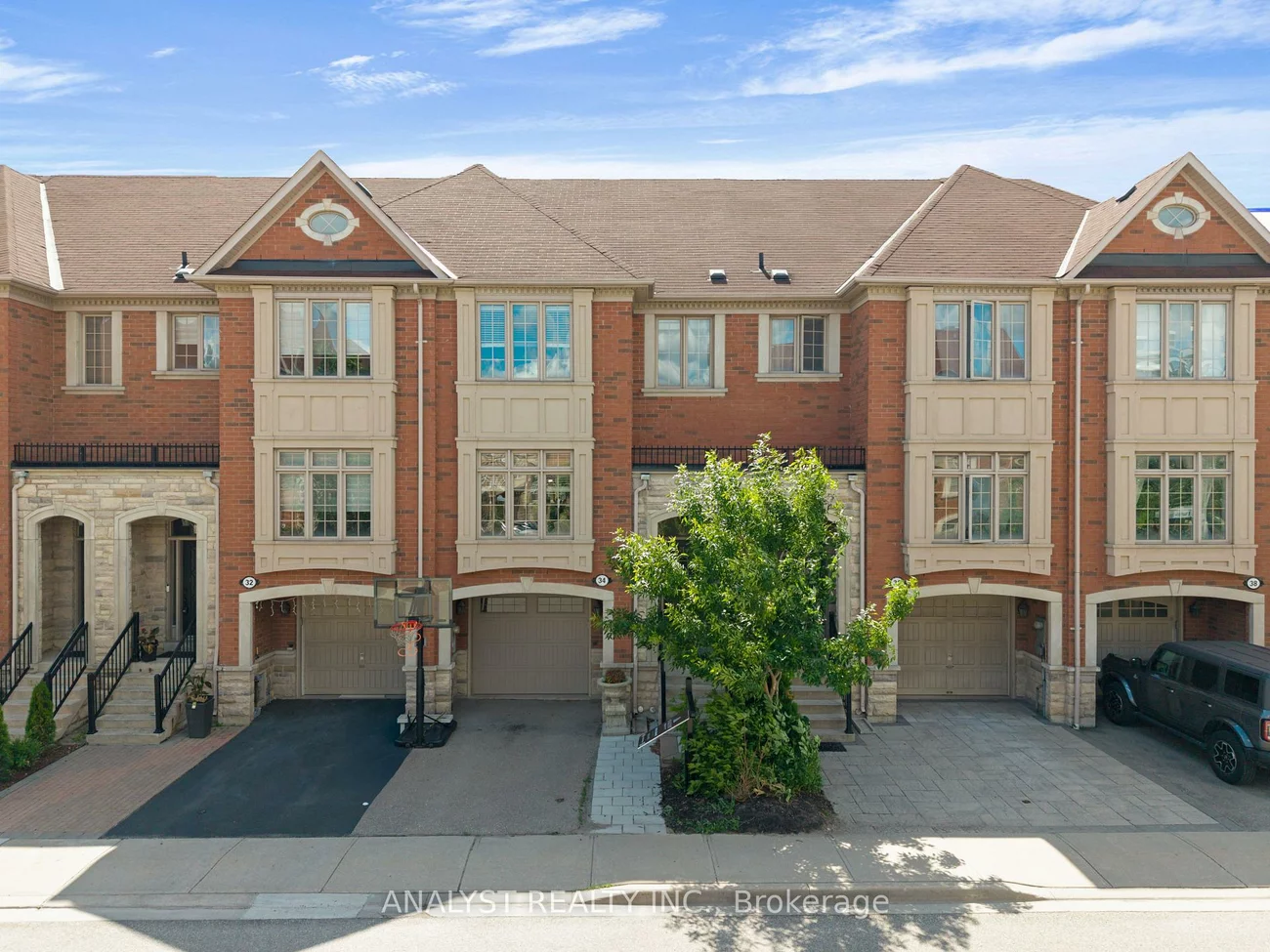 34, George Bogg, East Woodbridge, Vaughan