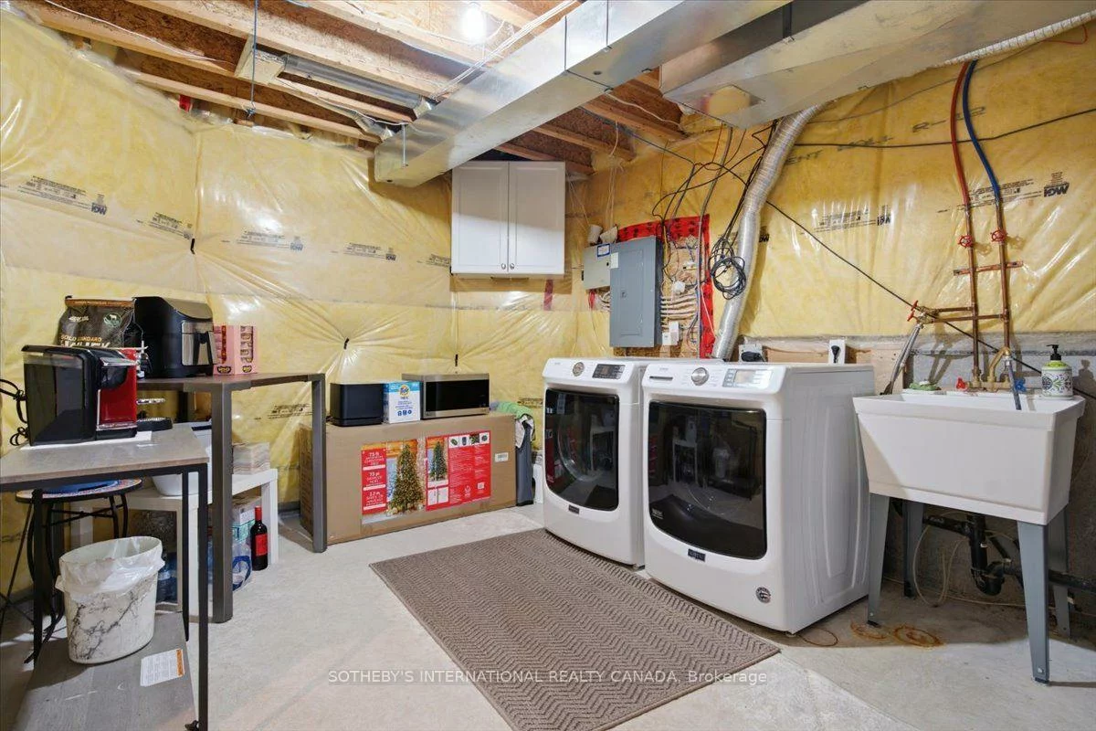 60, Saint James, Vellore Village, Vaughan