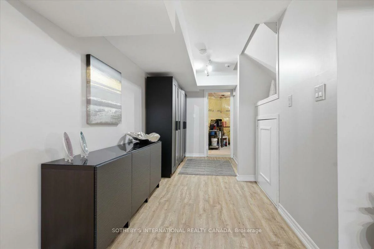60, Saint James, Vellore Village, Vaughan