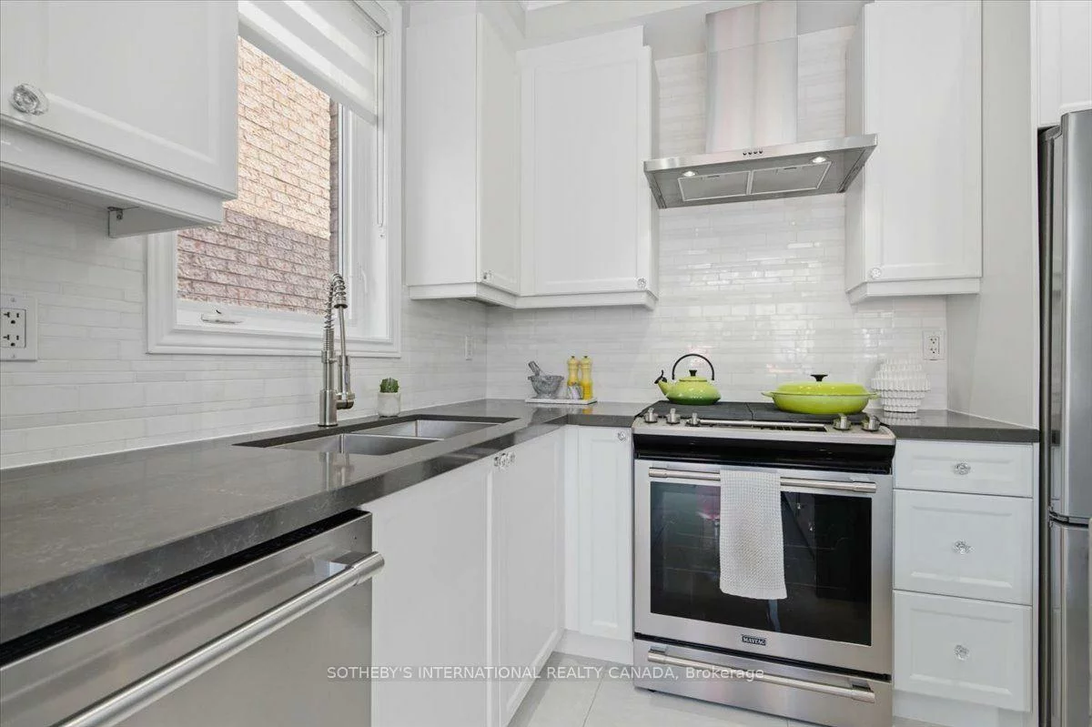 60, Saint James, Vellore Village, Vaughan