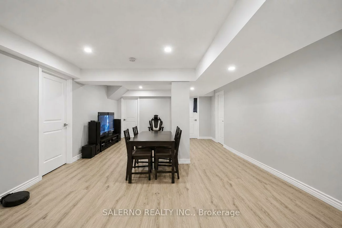 111, Ironside, Vellore Village, Vaughan