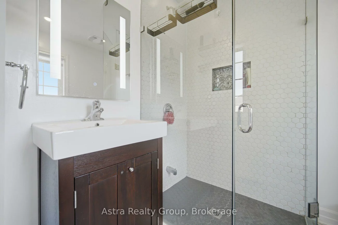 162, Corner Brook, Vellore Village, Vaughan