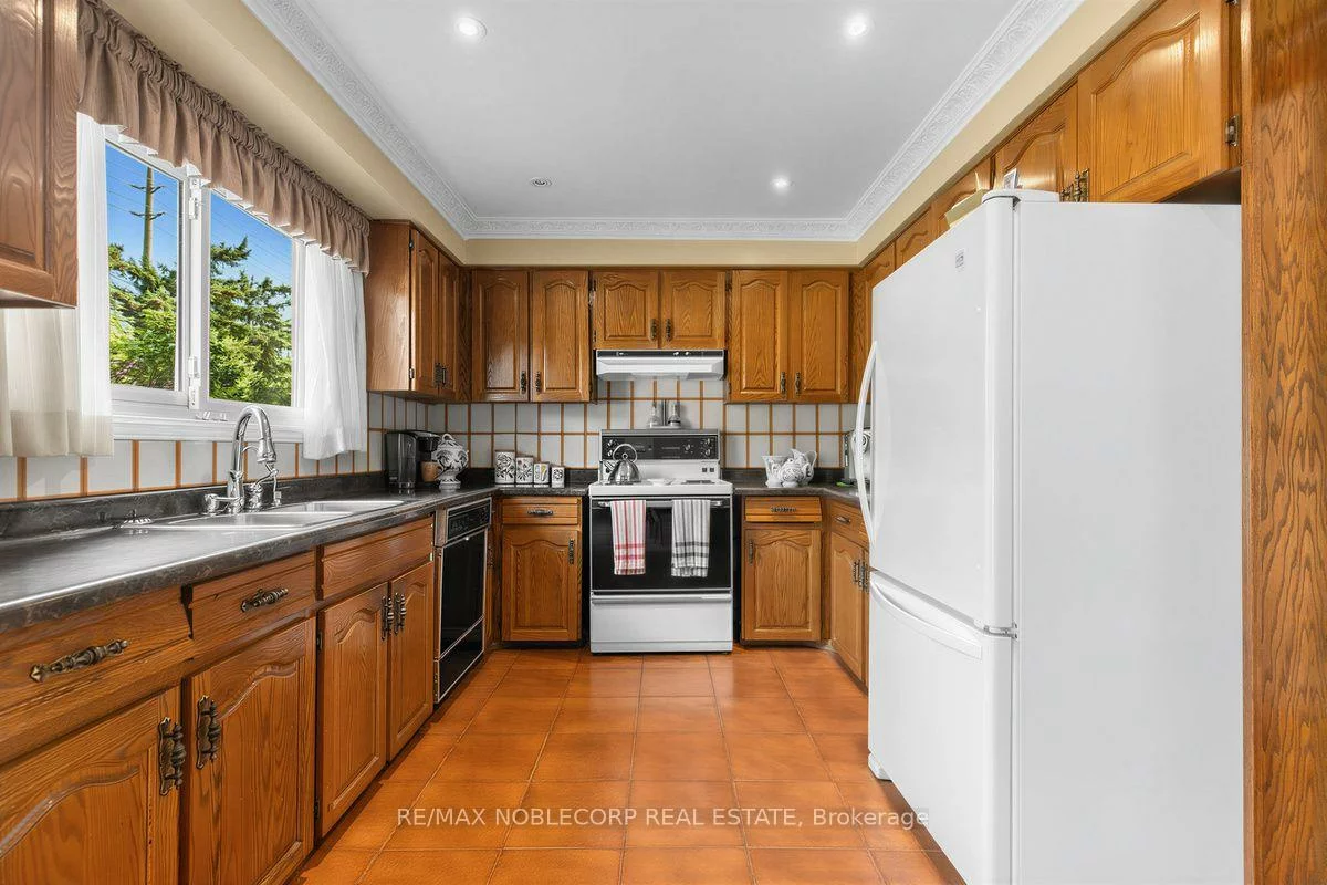 256, Airdrie, East Woodbridge, Vaughan