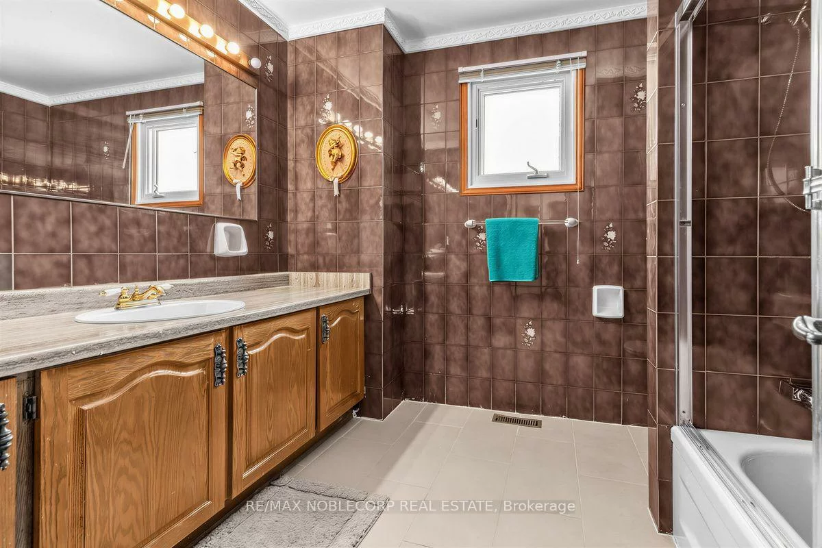 256, Airdrie, East Woodbridge, Vaughan
