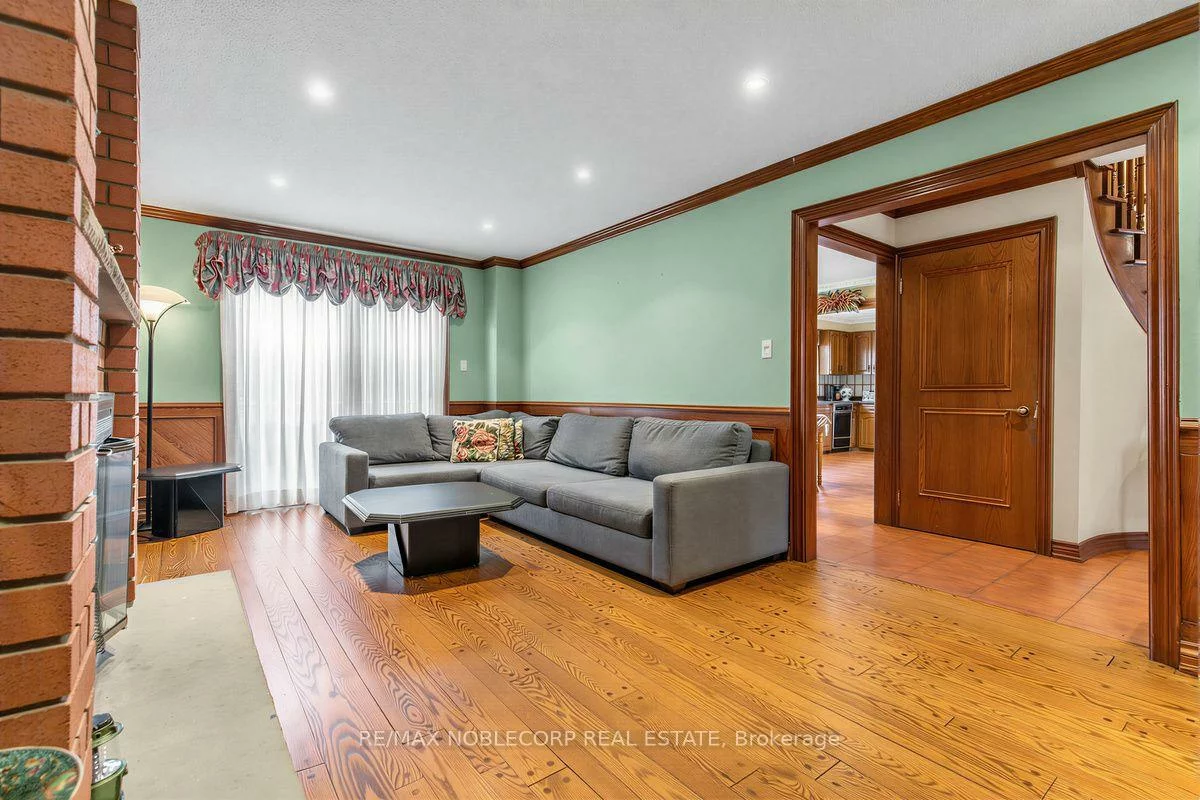 256, Airdrie, East Woodbridge, Vaughan