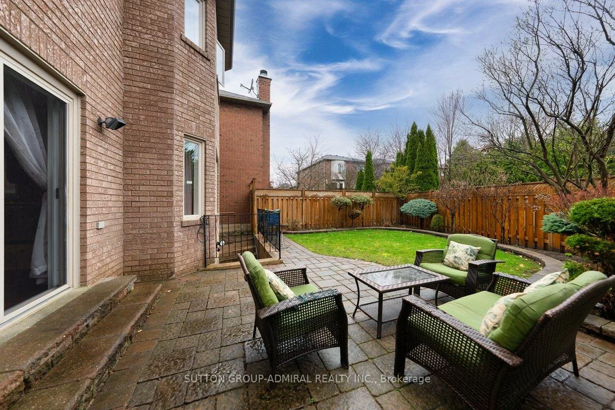 126, Redondo, Beverley Glen, Vaughan