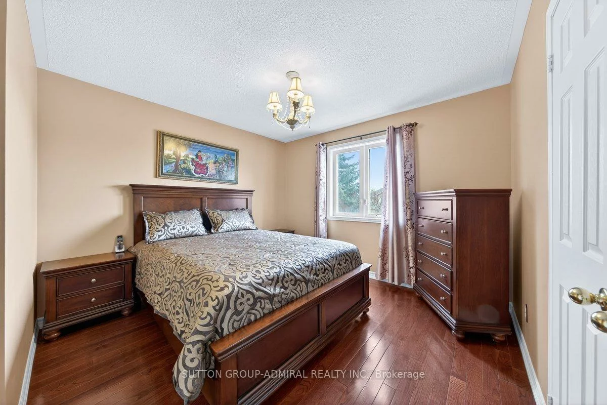 126, Redondo, Beverley Glen, Vaughan