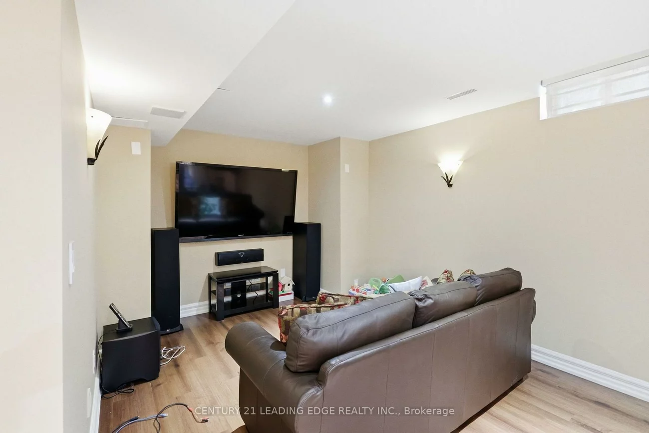 40, Arista, Islington Woods, Vaughan