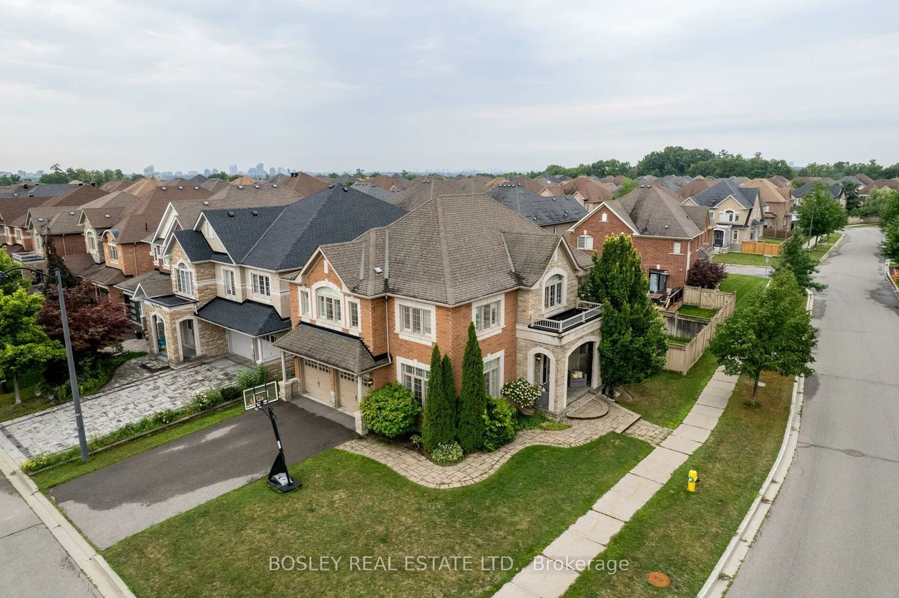 1, Heritage Estates, Patterson, Vaughan