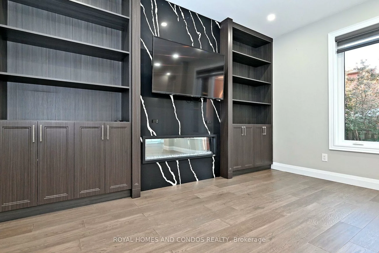 129, Saint Damian, Vellore Village, Vaughan