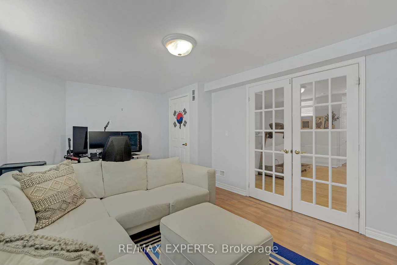 255, Matthew, East Woodbridge, Vaughan