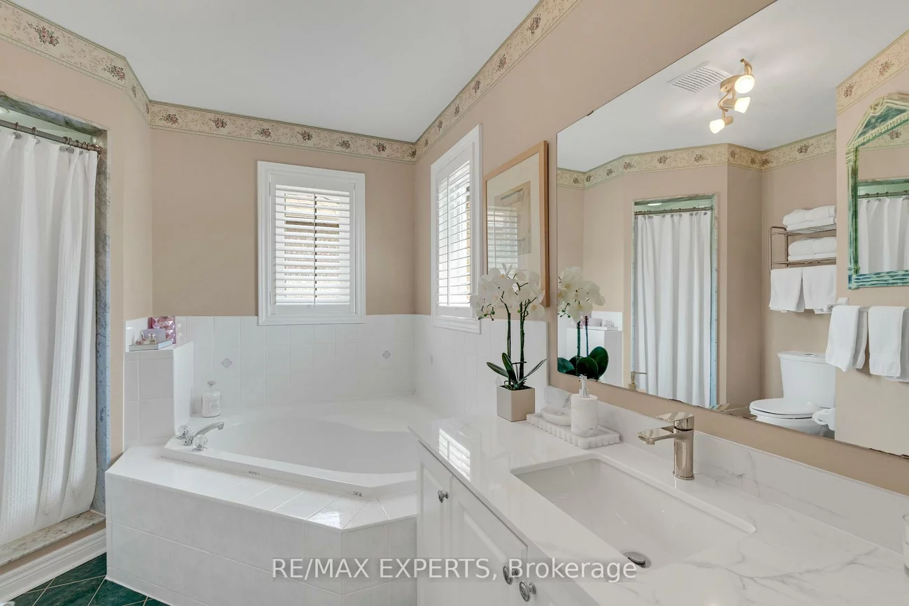 255, Matthew, East Woodbridge, Vaughan