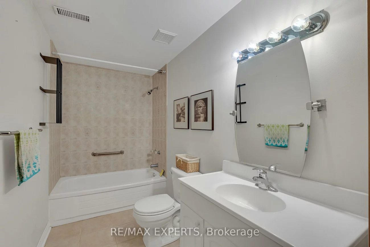 255, Matthew, East Woodbridge, Vaughan