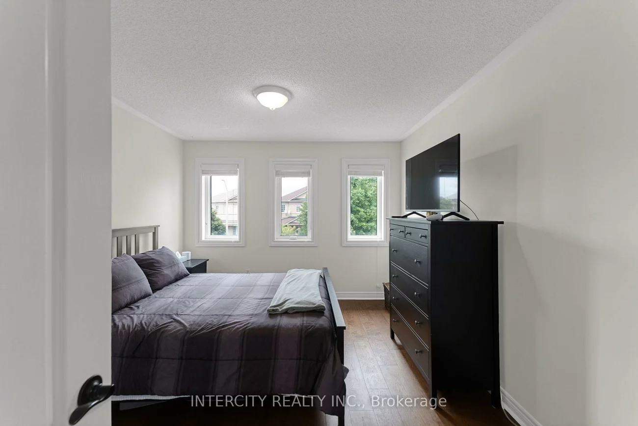 37, Redfinch, Vellore Village, Vaughan