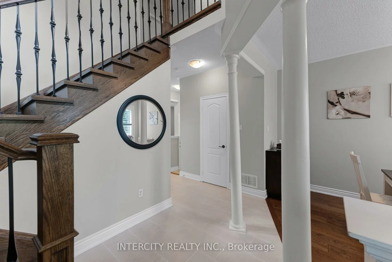 37, Redfinch, Vellore Village, Vaughan