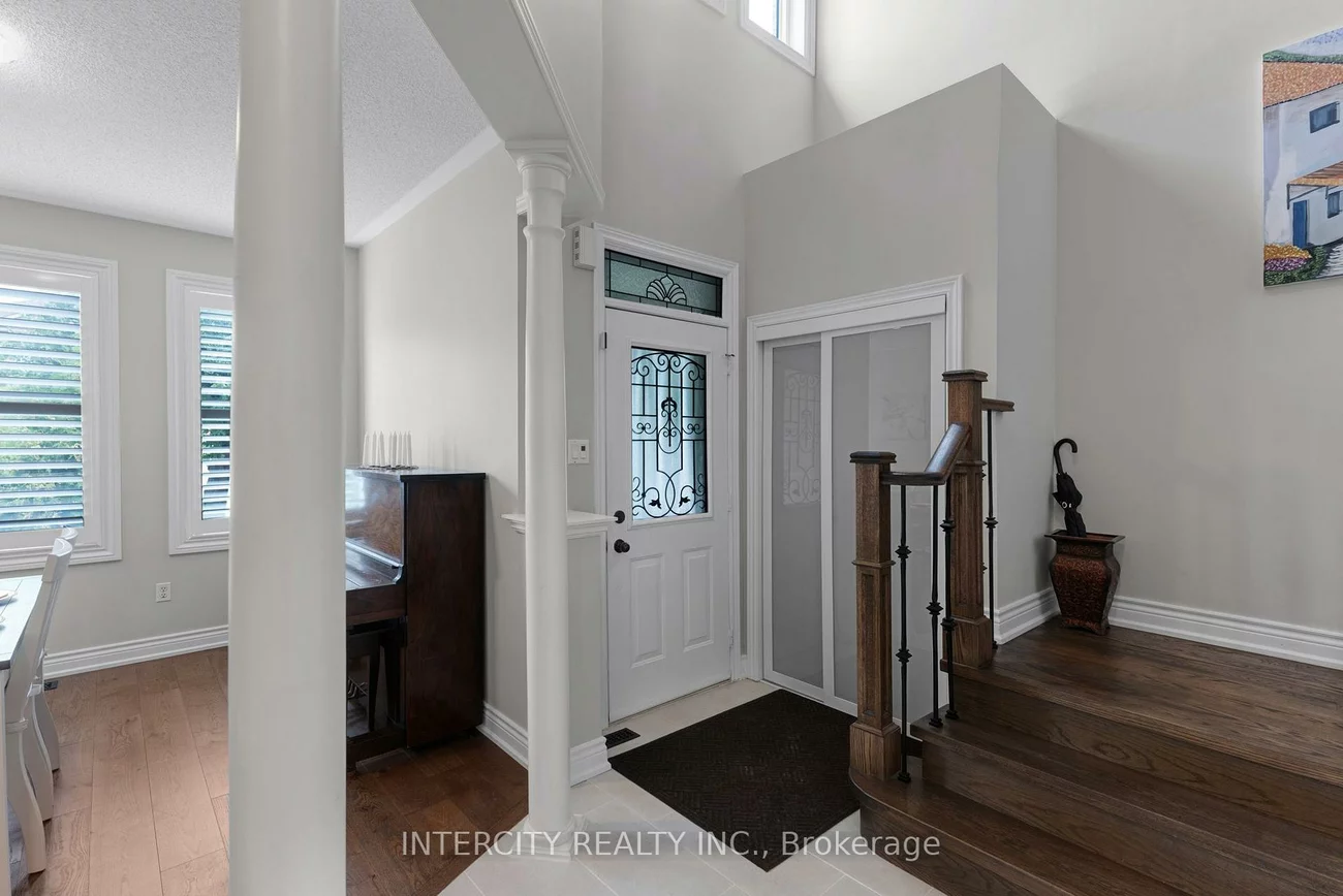 37, Redfinch, Vellore Village, Vaughan