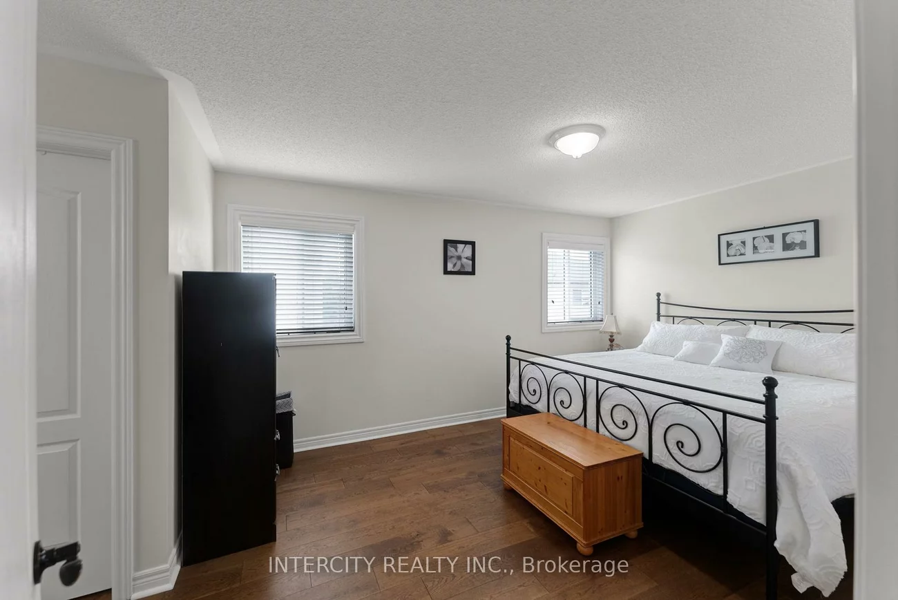 37, Redfinch, Vellore Village, Vaughan