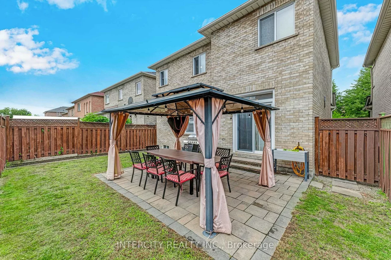37, Redfinch, Vellore Village, Vaughan