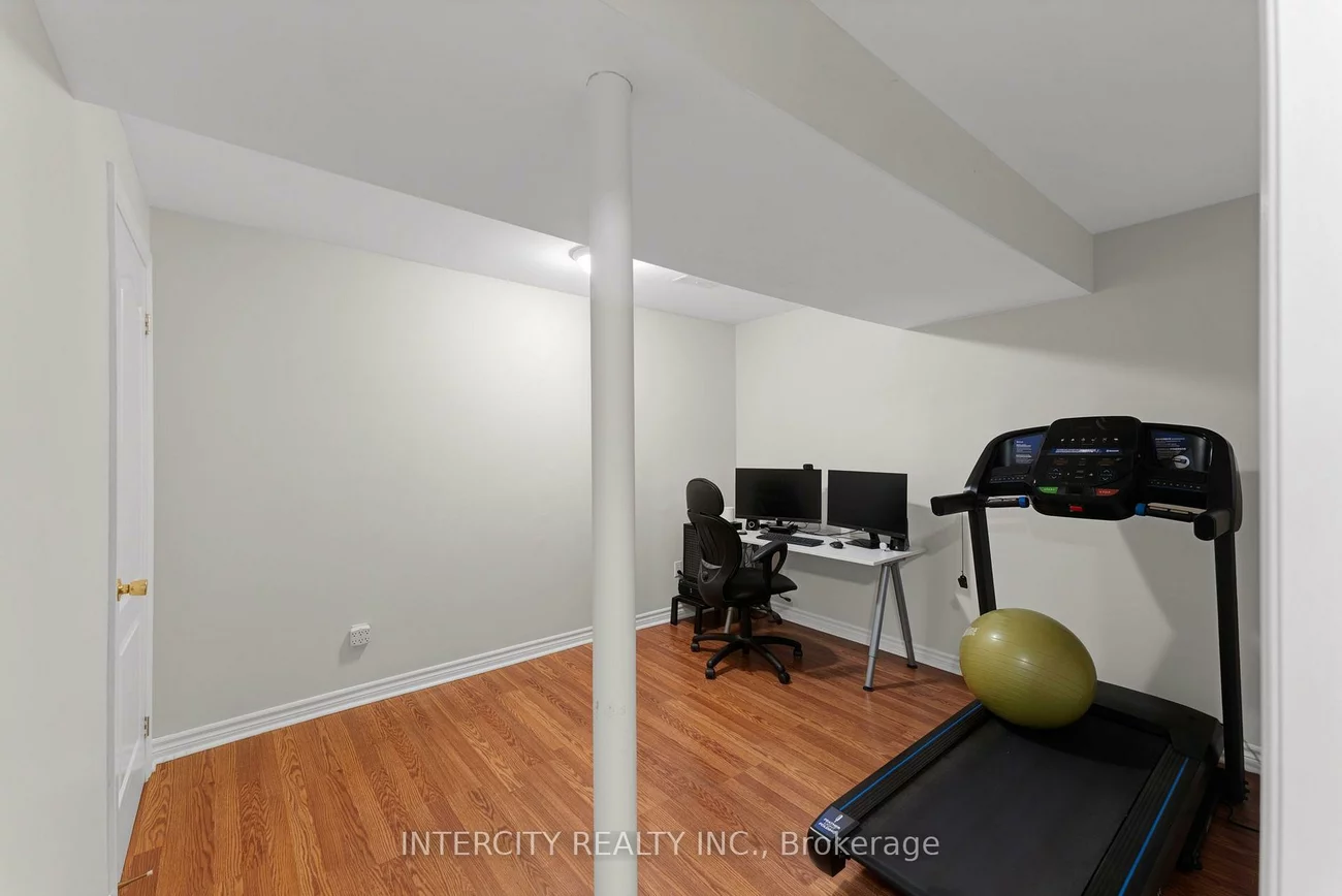 37, Redfinch, Vellore Village, Vaughan