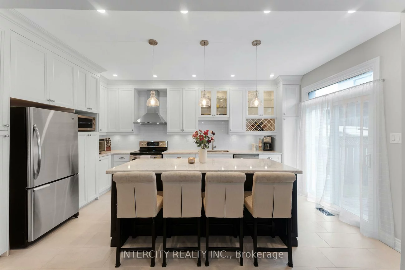 37, Redfinch, Vellore Village, Vaughan
